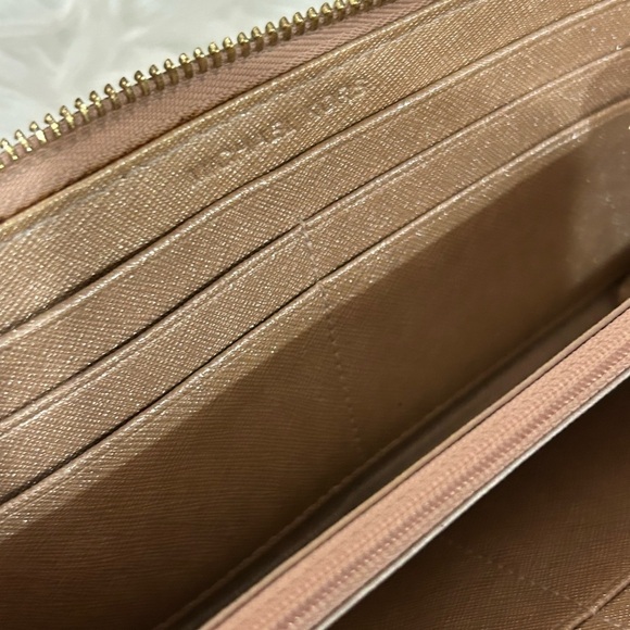 Michael kors pink Saffiano leather long wallet zip around clutch cellphone - Picture 4 of 6